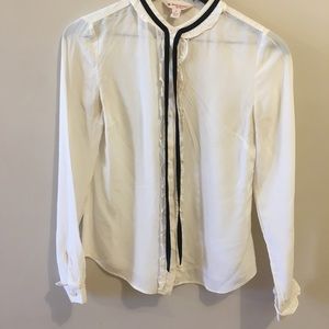 Women’s white shirt with navy trimming